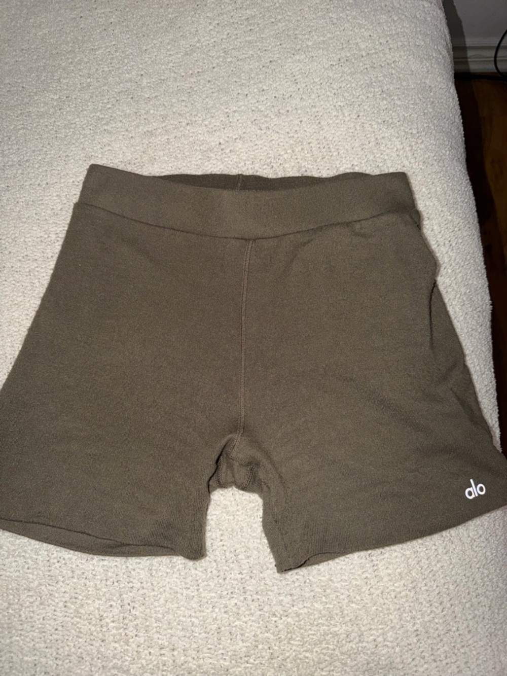 ALO Yoga High-Rise Olive Tree Alolux soft Bike Shorts
